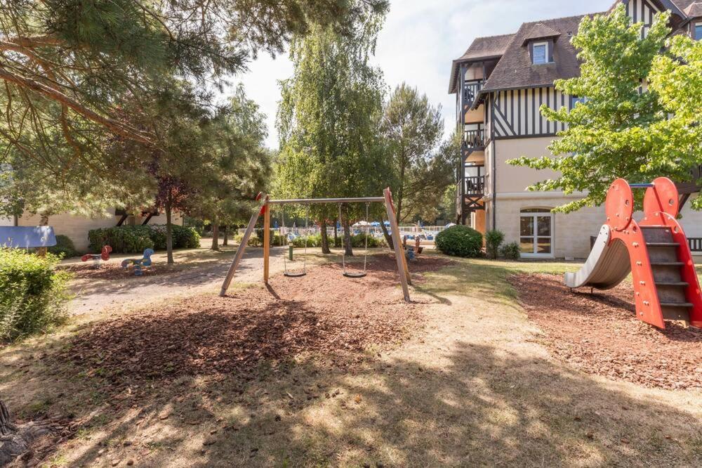 "Magnifique 2 Pieces Deauville" Piscine Et Jardin Exterior foto
