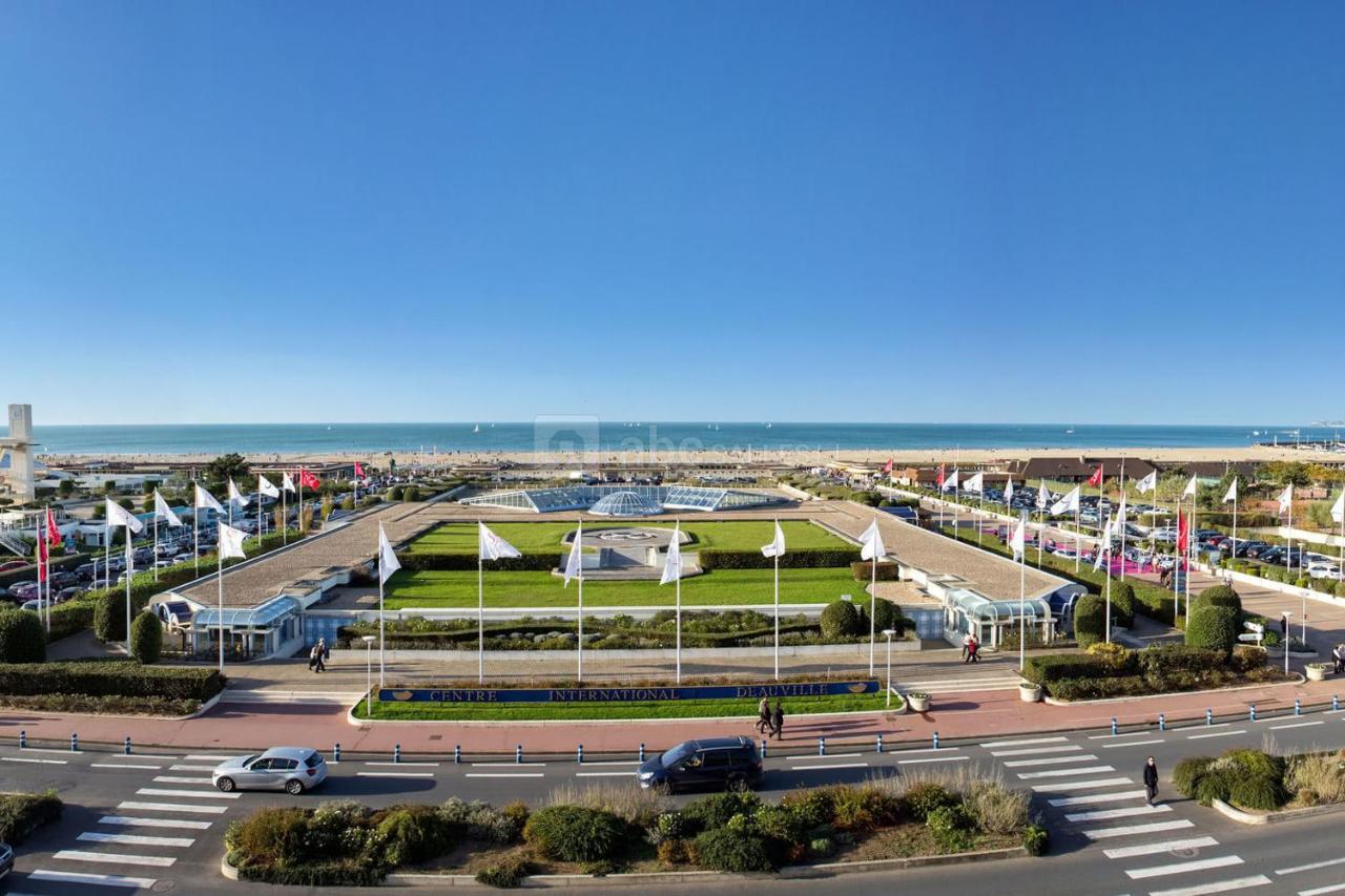 "Magnifique 2 Pieces Deauville" Piscine Et Jardin Exterior foto